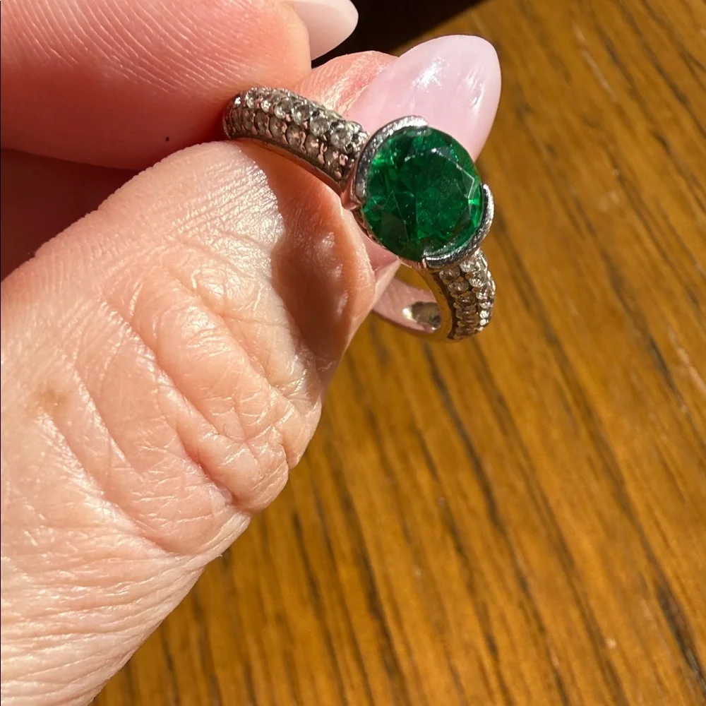 Silver and Green Gemstone Ring sz 7 - Picture 5 of 5